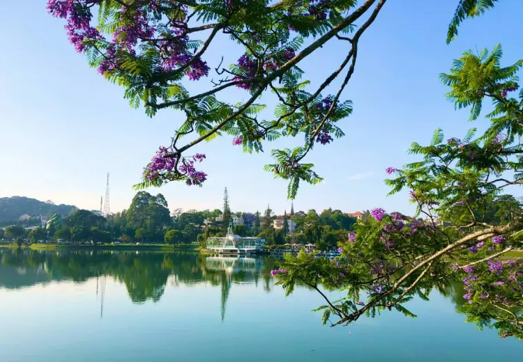 Xuan Huong Lake